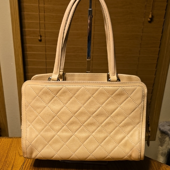 Chanel Classic Beige Quilted Calfskin Shoulder Bag - Picture 2 of 16